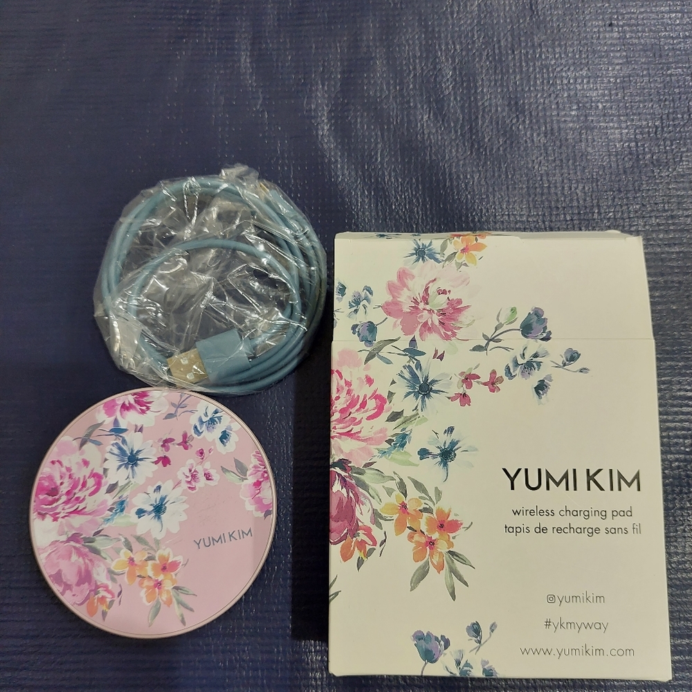 Yumi Kim wireless charging pad